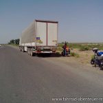 Teepause am LKW - Radreisen im Iran