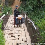 abenteuerliche Brücken - Radreisen in Laos
