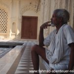 Inder im Tempel