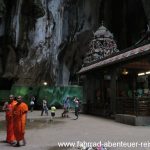 Auch buddhistische Mönche besuchen Hindutempel