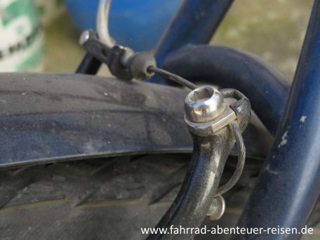 Fahrrad Bowdenzug und Bowdenzughülle ölen schmieren reparieren austauschen