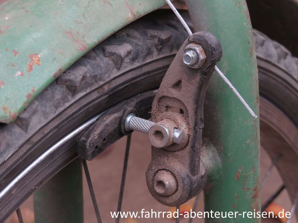 Bremsbeläge bei der Felgenbremse am Fahrrad wechseln