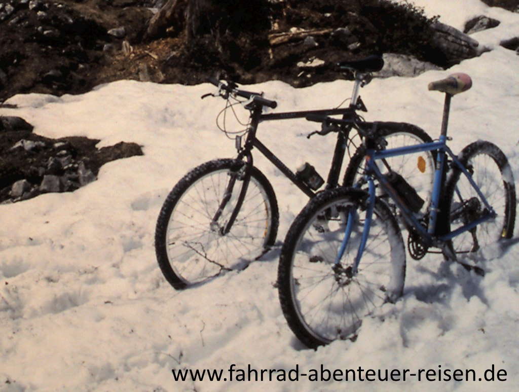 Fahrrad und E-Bike im Winter: Sicher Radeln bei Eis und Schnee