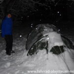 Zelten im Winter bei Schnee