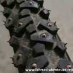 Fahrradreifen - Winterreifen mit Spikes 1